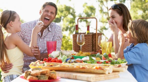 6 obiceiuri alimentare nocive pe timpul verii