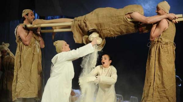 actorii din sibiu duc in campia siberiei un spectacol de silviu purcarete