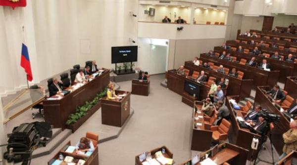 consiliul federatiei a votat in unanimitate revocarea deciziei privind trimiterea de trupe in ucraina
