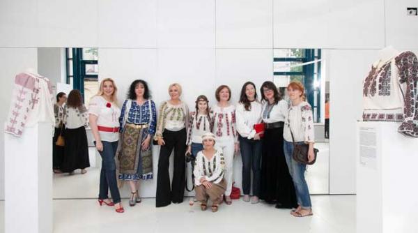 o poezie despre delicatete frumusete si puritate pe o ie splendida de marchizet