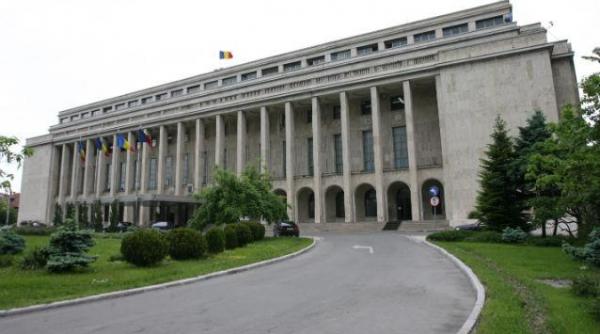 guvernul a aprobat reducerea ratei la banca solicitantii cu salariu brut maxim 2 200 de lei pot beneficia de reducerea cu maxim 35 a ratei bancare