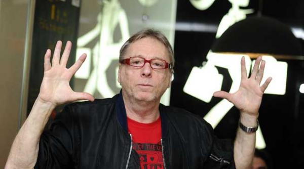 se joaca folia shakespeare co la metropolis spectacolul realizat de gigi caciuleanu are ultima reprezentatie din actuala stagiune