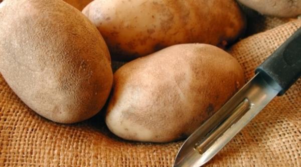 curata 2 kilograme de cartofi in doar un minut video