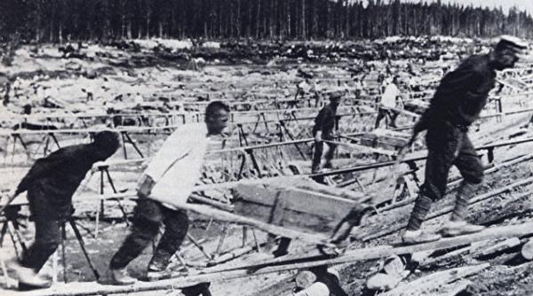 programul privind comemorarea victimelor represiunii sovietice a fost sistat in rusia