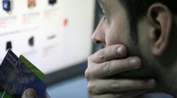 nu ne dezlipim nici noaptea de smartphone dar la cumparaturi online preferam un computer