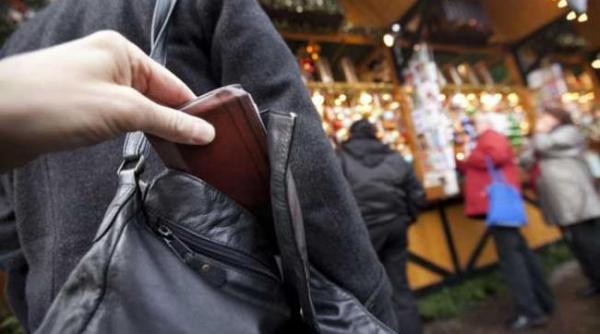 romi in franta romi arestati in franta furt de portofele copii la furat furt de telefoane mobile