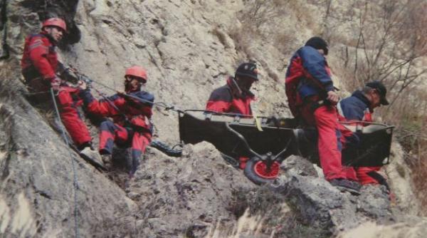 alarma isu isu sibiu turist prapastie varful negoiu muntii fagaras salvamont jandarmi montani