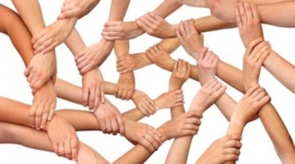 ghicitul in palme incheieturi unghii i bra e mainile vorbesc despre noi