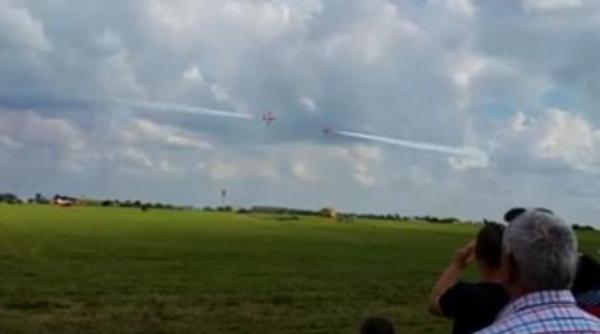 scena dramatica in marea britanie doua avioane red arrows la un pas sa se ciocneasca in timpul unui show aviatic video