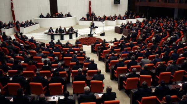 parlamentul turc a votat o lege destinata sa ofere protectie juridica negociatorilor kurzi