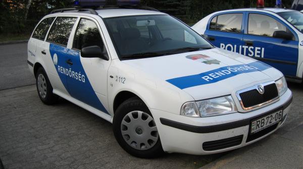 un oficial din serviciul ungar de imigratie arestat impreuna cu o romanca suspectati de luare de mita pentru cetatenie