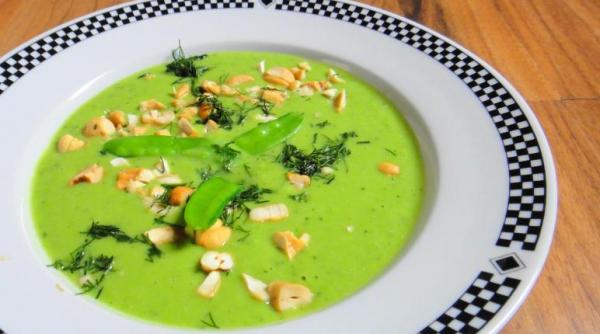 4 re ete pe zi dovlecei umplu i cu unca salata de midii supa de mazare rulada cu cocos i cacao