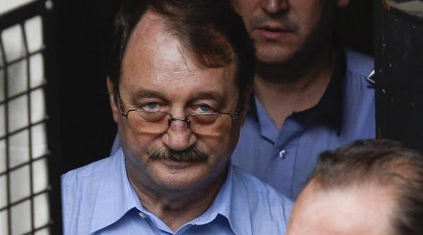 mircea basescu trimis in judecata fratele presedintelui este acuzat de trafic de influenta
