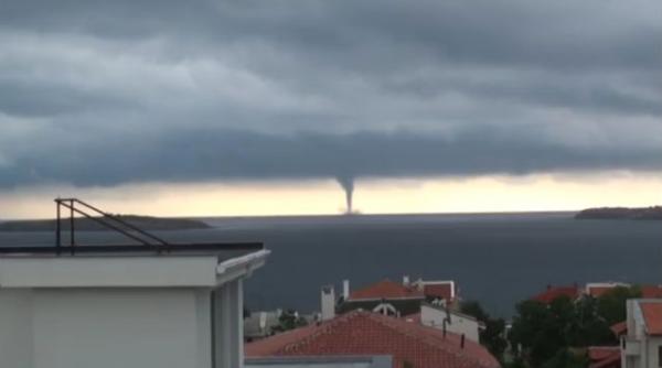 doua localitati bulgaresti de pe malul marii au decretat stare de dezastru in urma unei furtuni