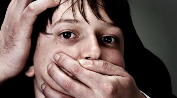 marea britanie a pedofililor sute de arestari intr o operatiune extinsa pana in scotia si irlanda de nord