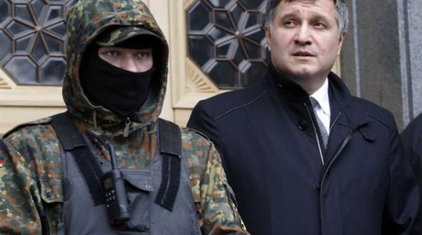 ministrul de interne ucrainean tinta unui atentat in estul tarii