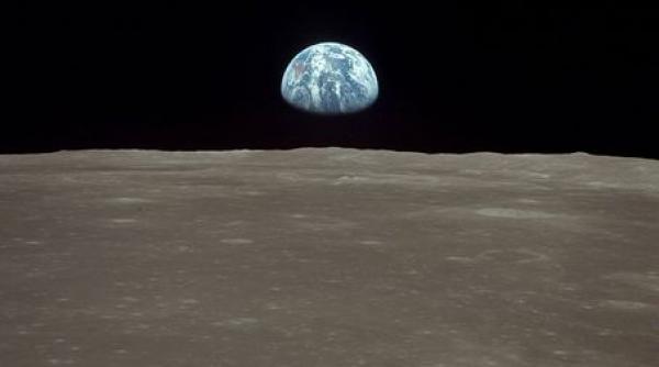 video echipajul apollo 11 in drum spre luna a intalnit un obiect zburator neidentificat un secret pastrat 45 de ani