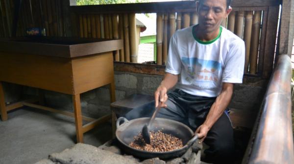 ce gust are cafeaua din caca de pisica cea mai scumpa cafea din lume