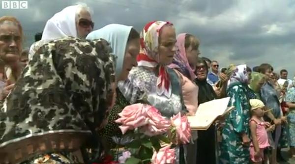 gest impresionant al satenilor ucraineni din zona in care s a prabusit mh17