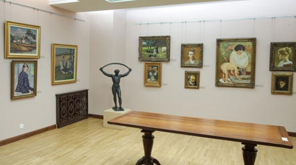 opera sub clar de lupa