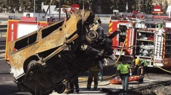 tragedie in spania opt romani au murit dupa ce microbuzul in care se aflau s a ciocnit cu un tir in provincia alicante