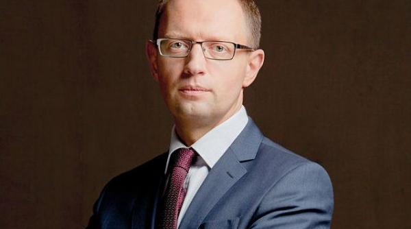 ucraina premier ucraina arseni iateniuk demisie premier parlament