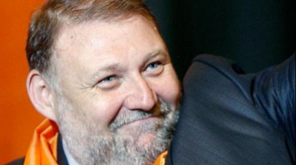 murgeanu consilierul lui basescu eu batranul nu tiu dom le in primul rand nici nu sunt asa batran am 55 de ani