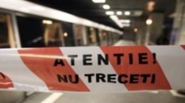 un barbat s a aruncat in fata metroului la statia crangasi circulatia garniturilor pe magistrala 1 este oprita