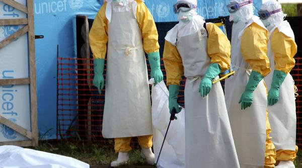 pacienta rapita din spital avand ebola a murit