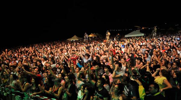 sa ne bucuram de libertate sa ne bucuram de folk you