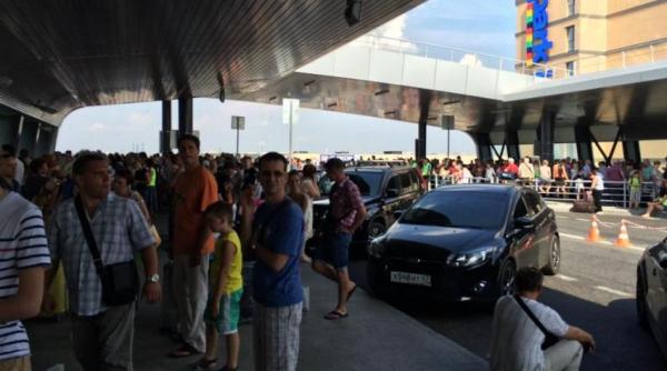 aeroportul pulkovo din sankt petersburg evacuat dupa o amenintare cu bomba