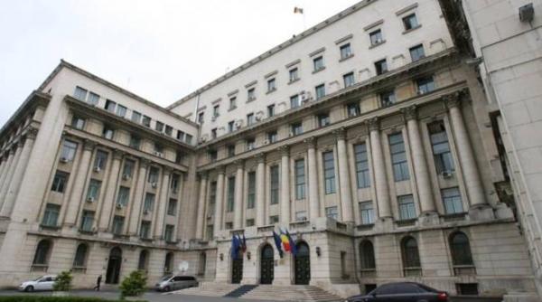 dedesubtul schimbarii de la varful doi si un sfert