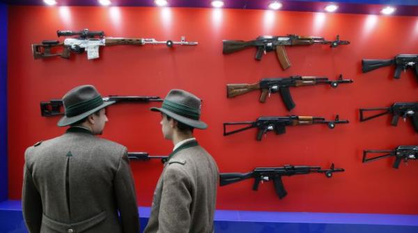 noi sanctiuni impotriva rusiei canada loveste in companii de producere a armamentului precum kalashnikov concern