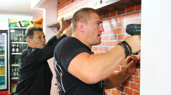 catalin moro anu i a spart arcada la pofti i pe la noi incercand sa danseze cu roxana ionescu