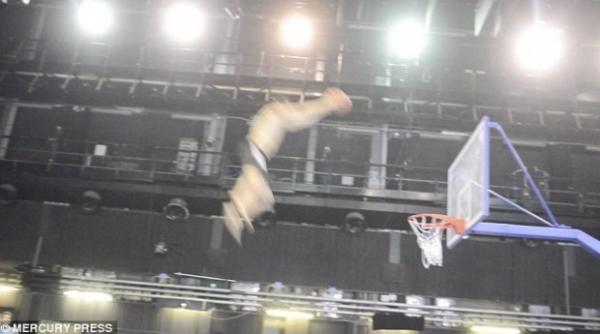 cel mai tare slam dunk vazut vreodata video