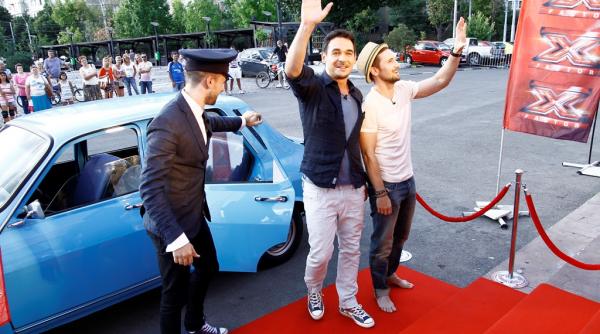 prezentatorii x factor razvan si dani si au luat sofer vip