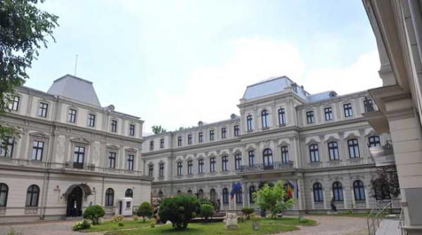 palatul romanit construit ca la petersburg