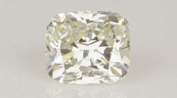 diamant picat din cer in valoare de 15 000 de euro disponibil pentru oricine este capabil sa l gaseasca