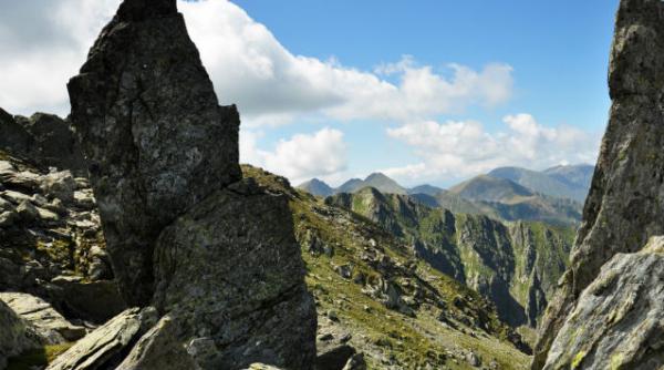 turist salvat cu ajutorul elicopterului smurd din muntii fagarasului