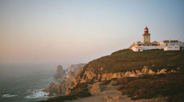 au murit in fata copiilor dupa ce si au facut un selfie pe marginea prapastiei