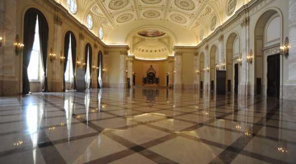 bucuresti 555 palatul regal scara voievozilor un urcus cat toata istoria noastra