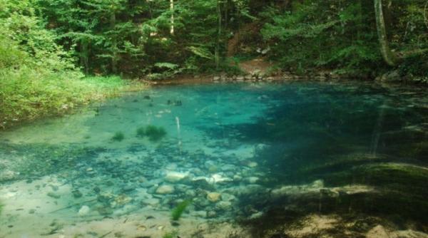 legenda lacului ochiul beiului locul unde ielele padurii danseaza galerie foto
