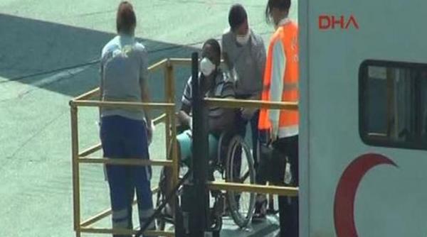 panica intr un avion care zbura din lagos catre istanbul o femeie suspectata de ebola plasata in carantina