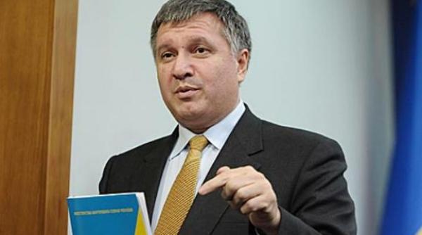 convoiul umanitar rusesc are interzis in ucraina mai intai ne livreaza tancuri si teroristi care omoara ucraineni apoi apa si sare