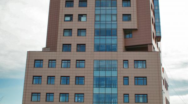 umf iasi a cumparat cladirea in care se afla sediul si spatiile destinate cursurilor ale universitatii petre andrei