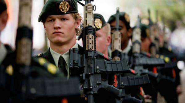 olanda va lua in considerare posibilitatea de a contribui la inarmarea kurzilor si a trupelor irakiene