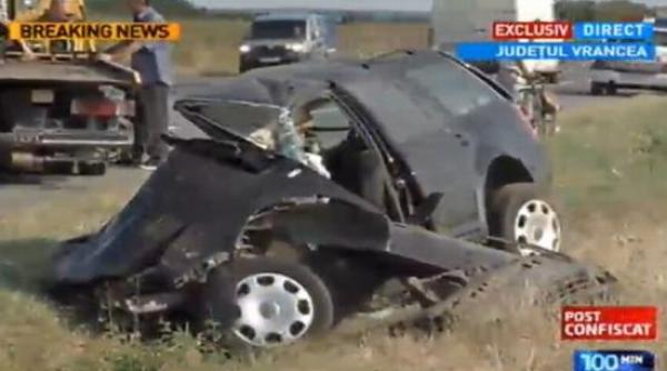 tragedie la iesirea din adjud patru persoane intre care doi copii au murit dupa ce doua masini s au ciocnit frontal