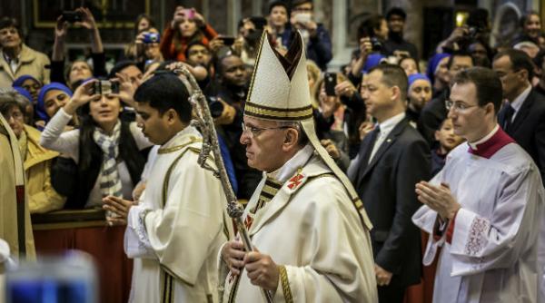 papa francisc are peste 15 milioane de followeri pe twitter