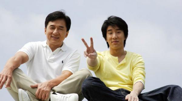 un fiu al lui jackie chan retinut de politia din china pentru posesie de droguri