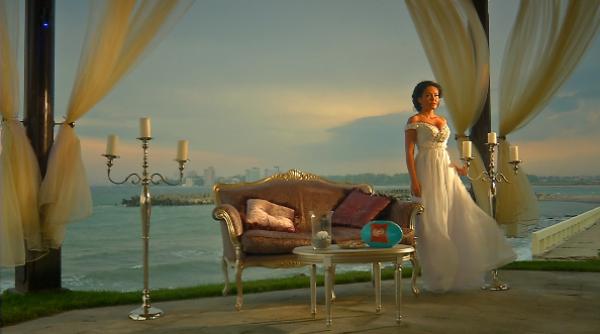 andreea mantea a imbracat rochia alba